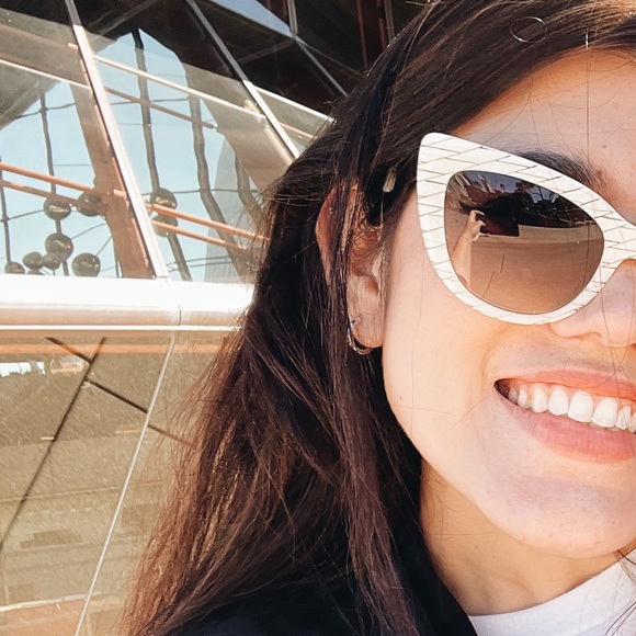 Meet your Posher, Georgette - Picture 1 of 1